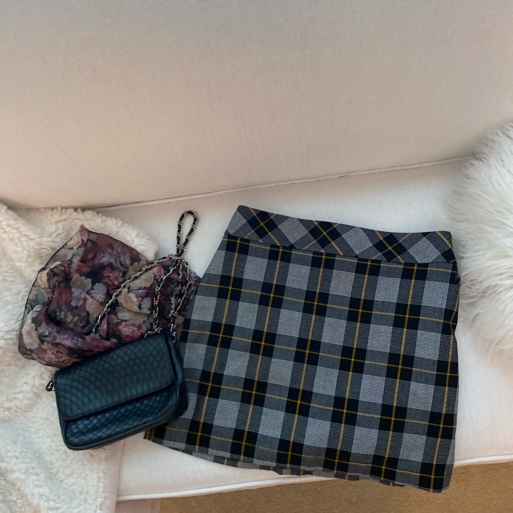 Plaid mini skirt